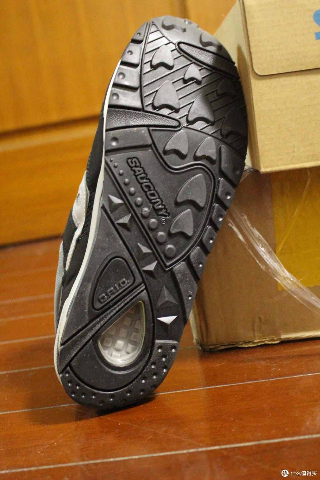 灰黑色saucony 圣康尼 ORIGINALS GRID 9000 男款复古跑鞋