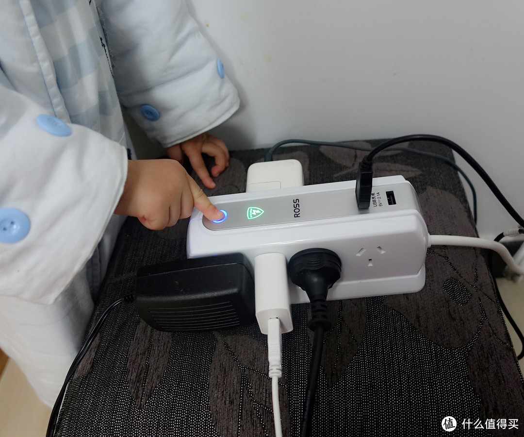两面派不是贬义词喽?——ROSS桌面型多口USB防雷双面插座