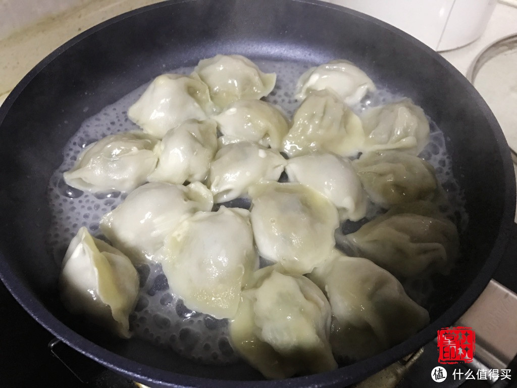 做一次煎饺试试粘不粘 — 德国 WOLL 弗欧 蓝宝石24CM 煎锅 开箱