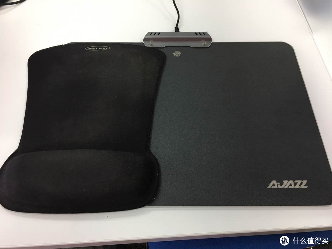 第一中奖 AJAZZ黑爵 Pad RGB 游戏发光 鼠标垫 轻众测