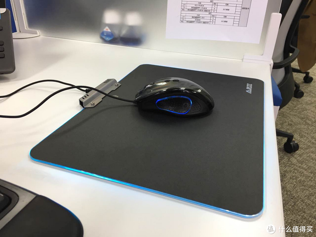 第一中奖 AJAZZ黑爵 Pad RGB 游戏发光 鼠标垫 轻众测