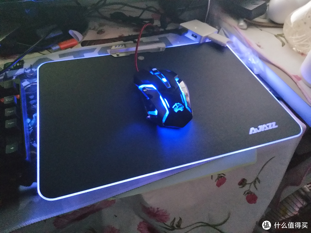 什么世道，鼠标垫也玩RGB！——  AJAZZ黑爵 Pad RGB 游戏发光 鼠标垫