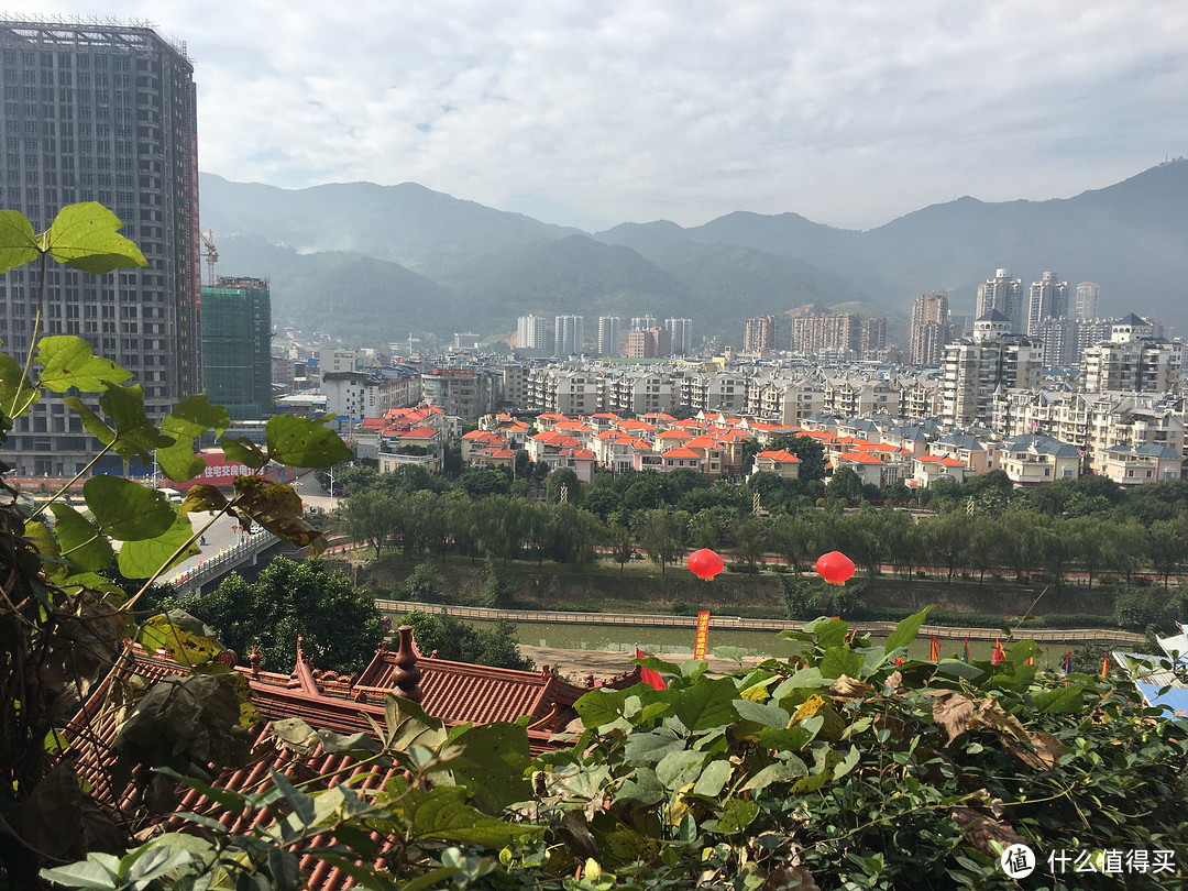 之一,淳祐五年(1245年,乡人殿中御史郑寀献诗理宗"韩阳风景世间无,堪