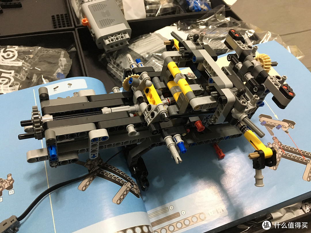 LEGO 乐高 42043 奔驰卡车 & 定制亚克力展示盒