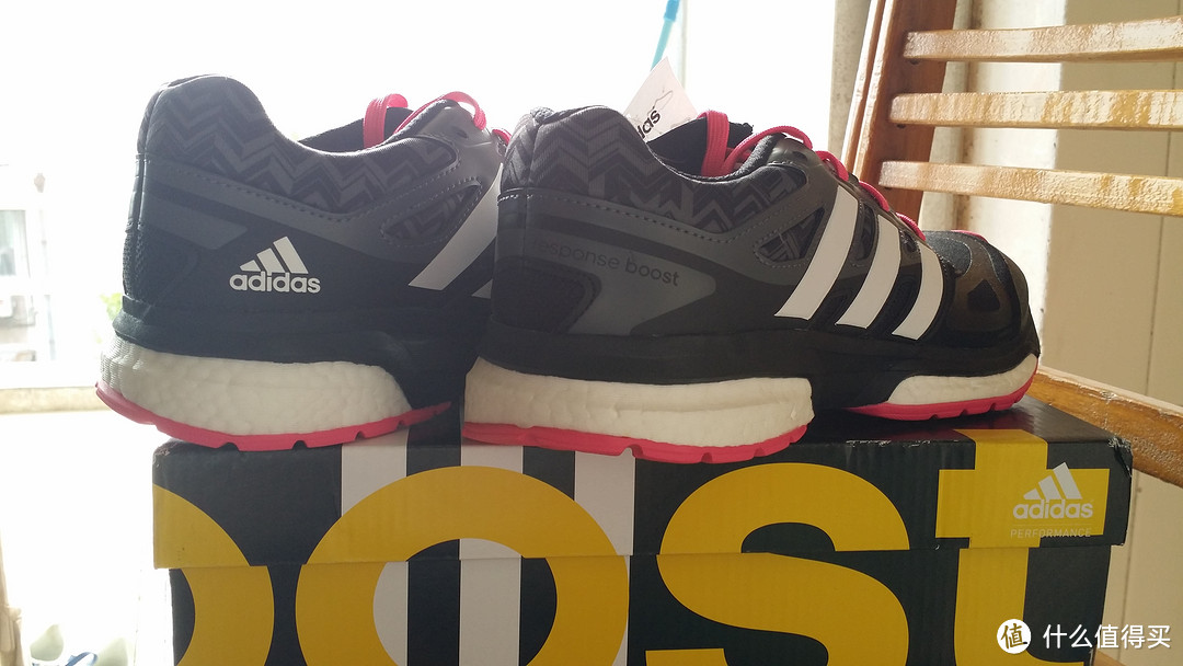 女款adidas 阿迪达斯 Response Boost 运动鞋 开箱晒图（附真人兽）