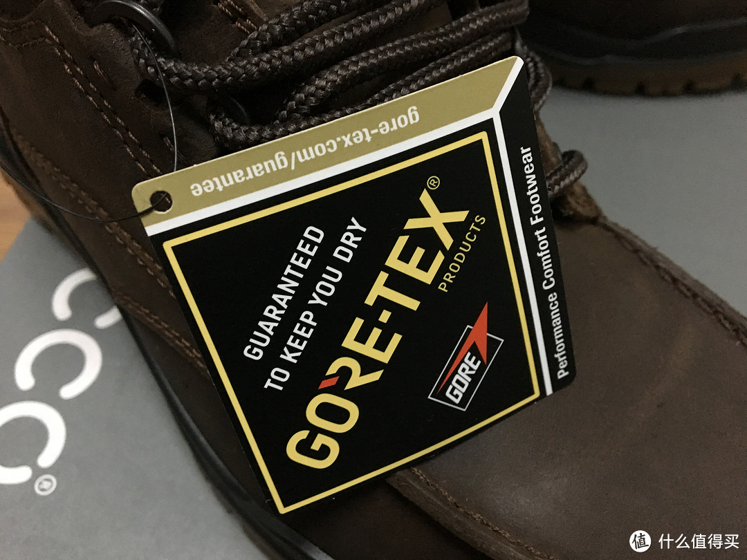 粗犷的外形掩饰不了少女般的内芯——ecco 爱步 Track 6 Gore-Tex 户外徒步鞋