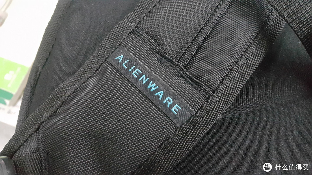 戴尔 Alienware 17 Vindicator 2.0笔记本电脑双肩背包