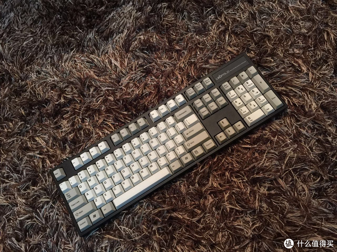 瑜亮之争——Leopold FC900R 机械键盘 红轴 开箱以及与 Filco 斐尔可 忍者红简单对比