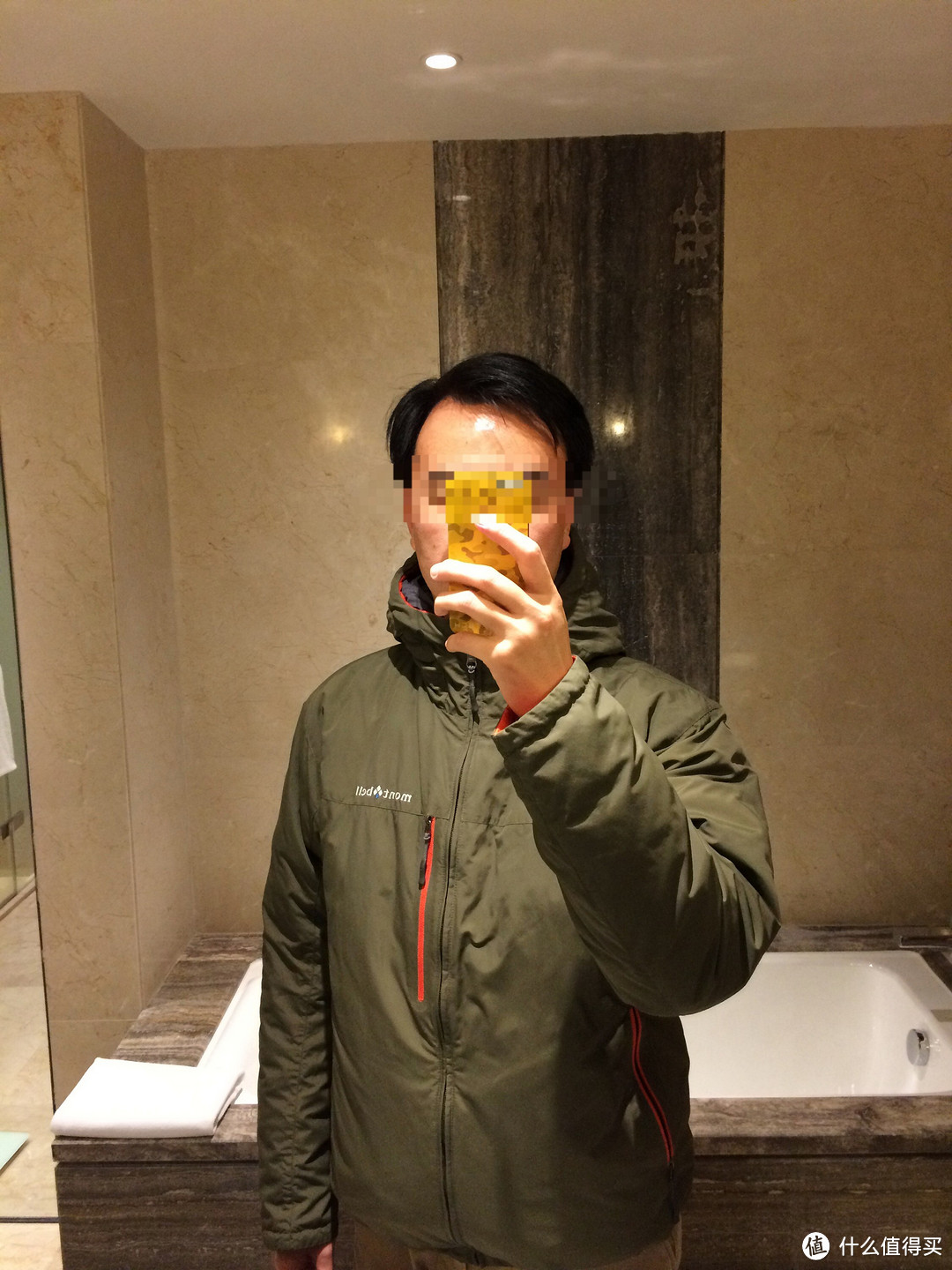 Arc'teryx 始祖鸟 ATOM LT - LEAF 入门棉服普通版和军警版对比