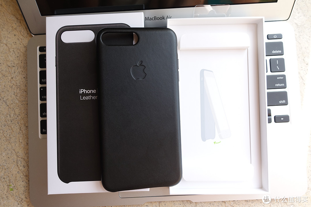 Apple 苹果 iPhone7 Plus亮黑 配 官方黑色皮革保护壳 开箱