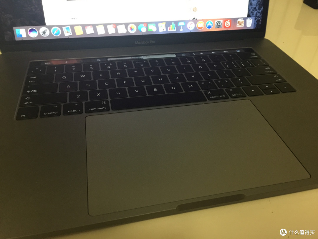 Apple 苹果 MacBook Pro 15.4英寸笔记本电脑 2016年款 乞丐版 开箱！