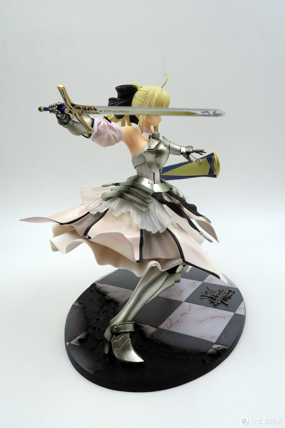 大热门的手办——再再版 GSC SABER LILY 1/7手办