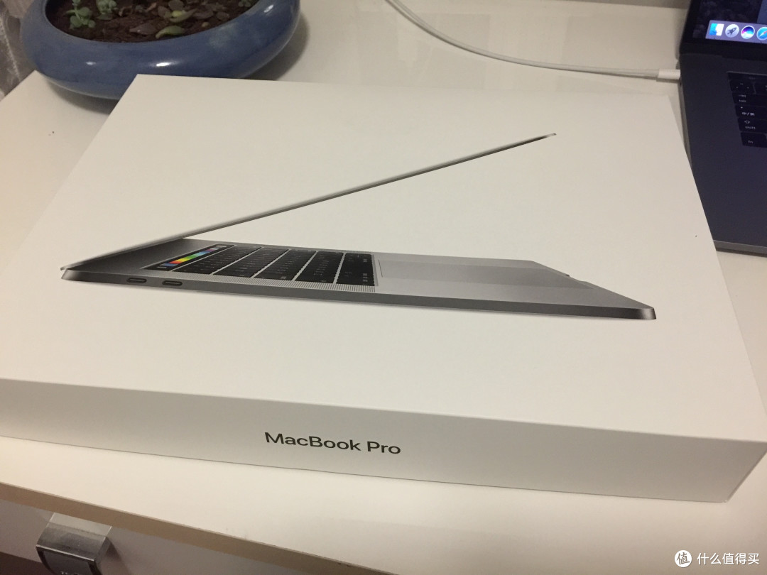 Apple 苹果 MacBook Pro 15.4英寸笔记本电脑 2016年款 乞丐版 开箱！