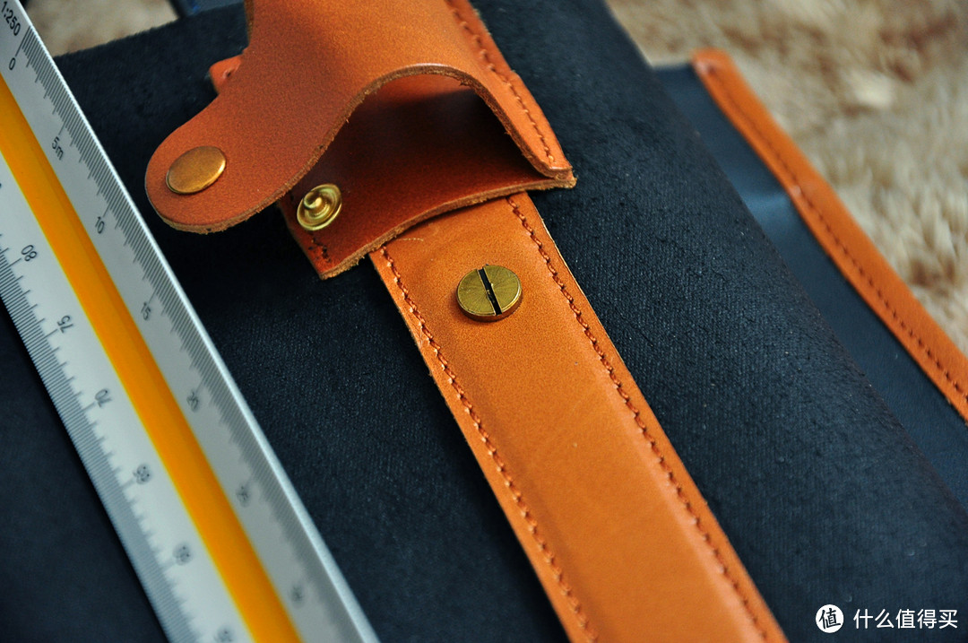 属于设计师的专属背包——LeWhisper手工头层牛皮设计师系列全能版多功能通勤包
