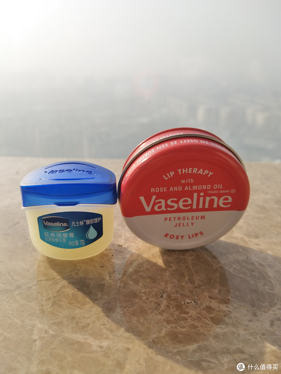 轻众测：Vaseline凡士林 经典润唇膏VS各种口红唇膏测评