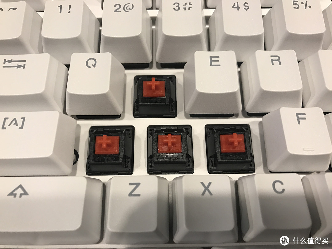 白中的一抹橙——悦米机械键盘