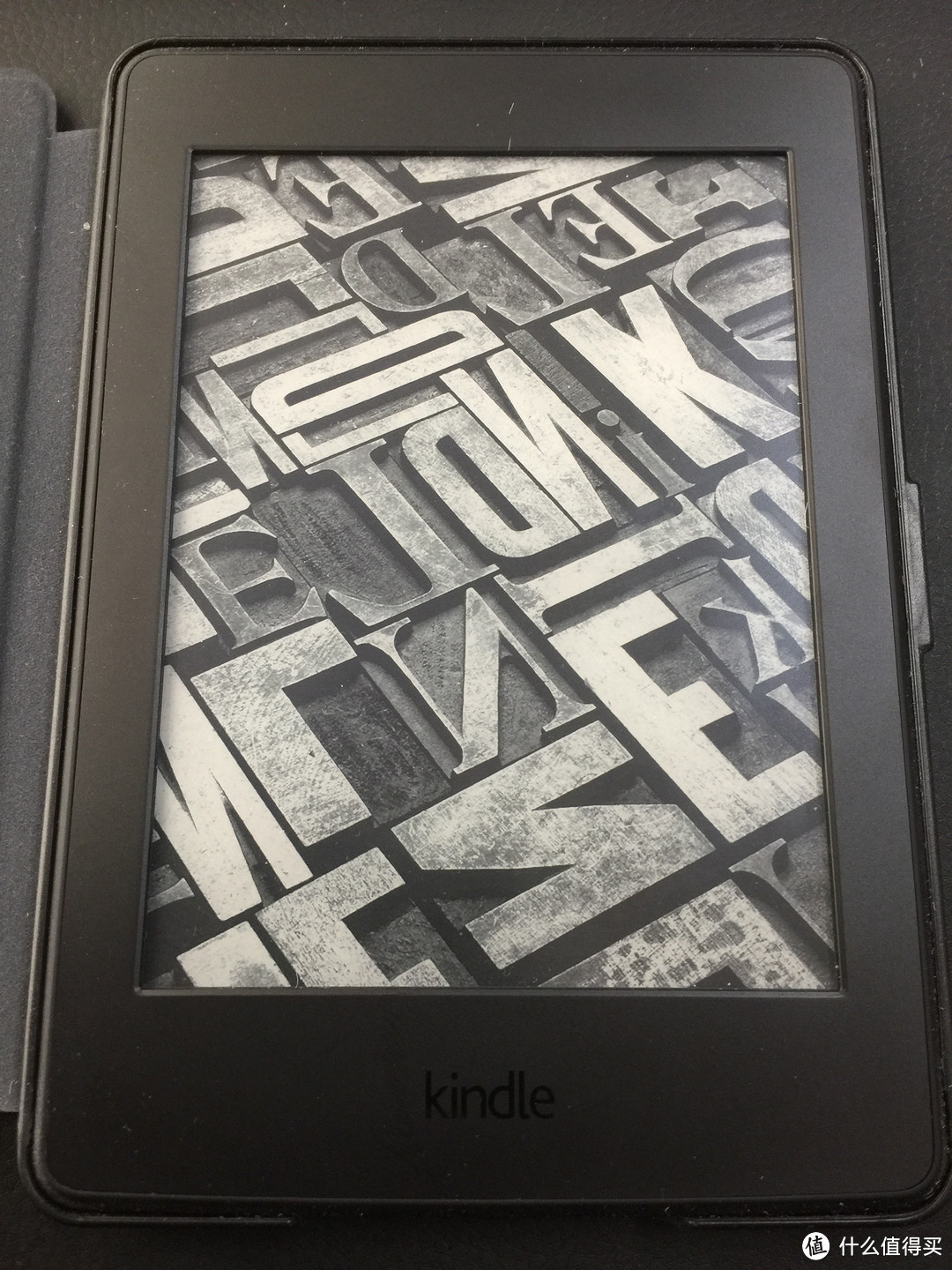 目前性价比极高的电子阅读设备 — Kindle Paperwhite 3