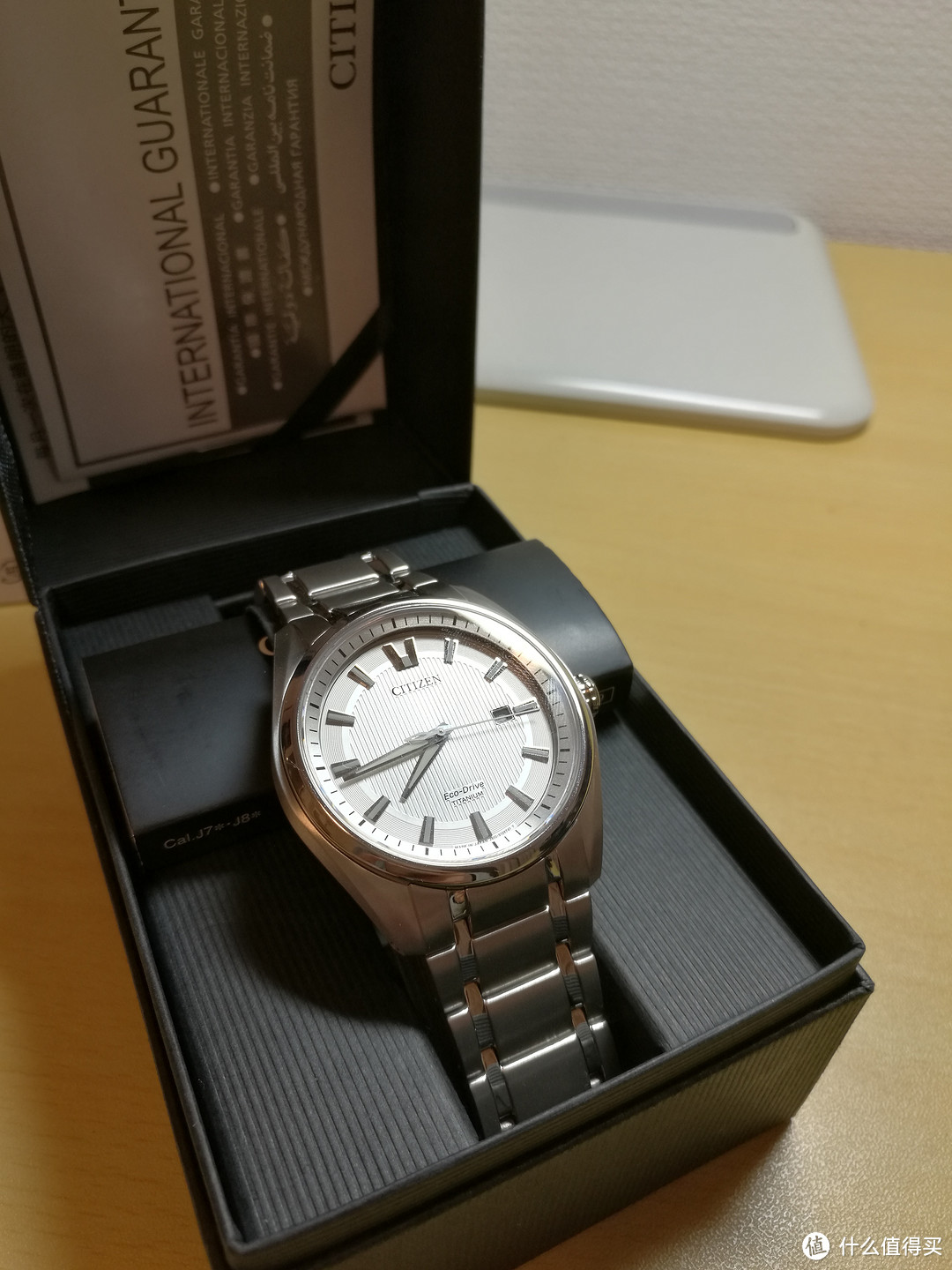 简洁大气的 CITIZEN 西铁城 AW1241光功能钛表