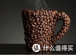 挑选一只咖啡杯