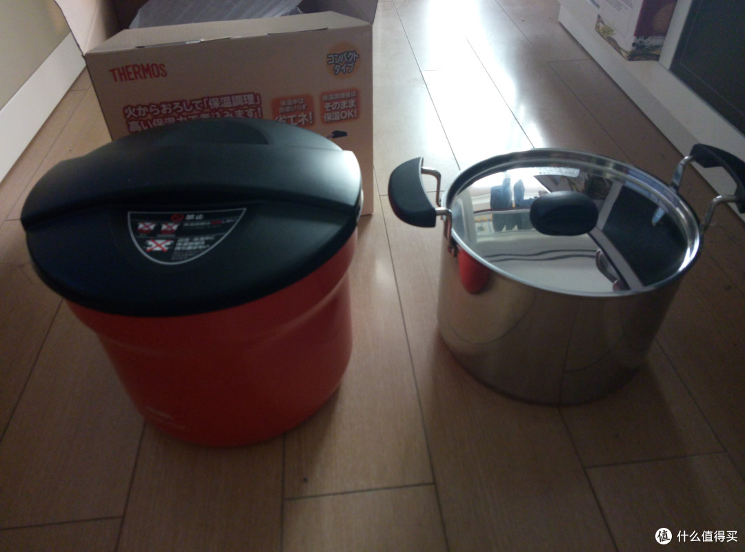 我的处女晒:THERMOS 膳魔师 KBF-4501 真空无火保温焖烧锅4.3L