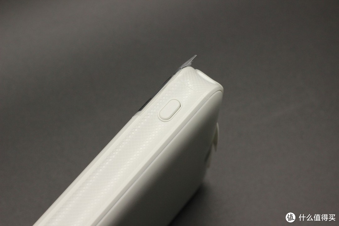 三进三出无压力——MEIYI 美逸 20000mAh 三输入 支持QC3.0/2.0双向快充 LCD屏显 开箱评测