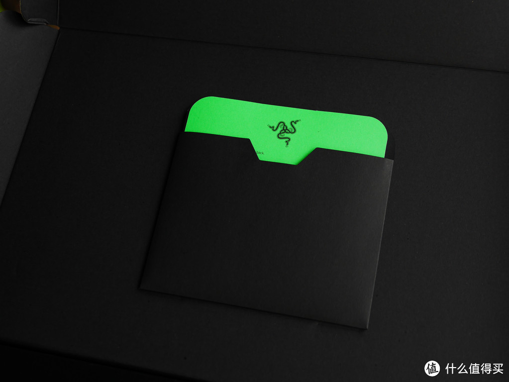 初触灯厂 Razer 雷蛇黑寡妇蜘蛛竞技幻彩版RGB机械键盘开箱体验