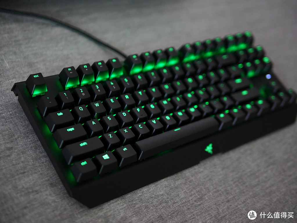 初触灯厂 Razer 雷蛇黑寡妇蜘蛛竞技幻彩版RGB机械键盘开箱体验