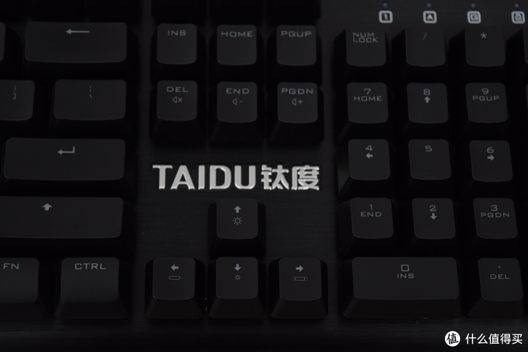 除了灯光，还要有？Taidu 钛度 幻彩师 机械键盘 开箱