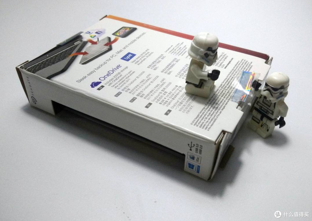 速度颜值轻薄兼顾的---希捷 至轻睿利便携移动硬盘(1TB)