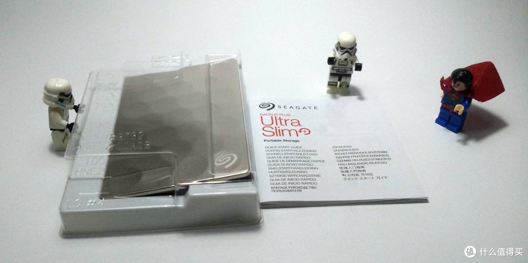 速度颜值轻薄兼顾的---希捷 至轻睿利便携移动硬盘(1TB)