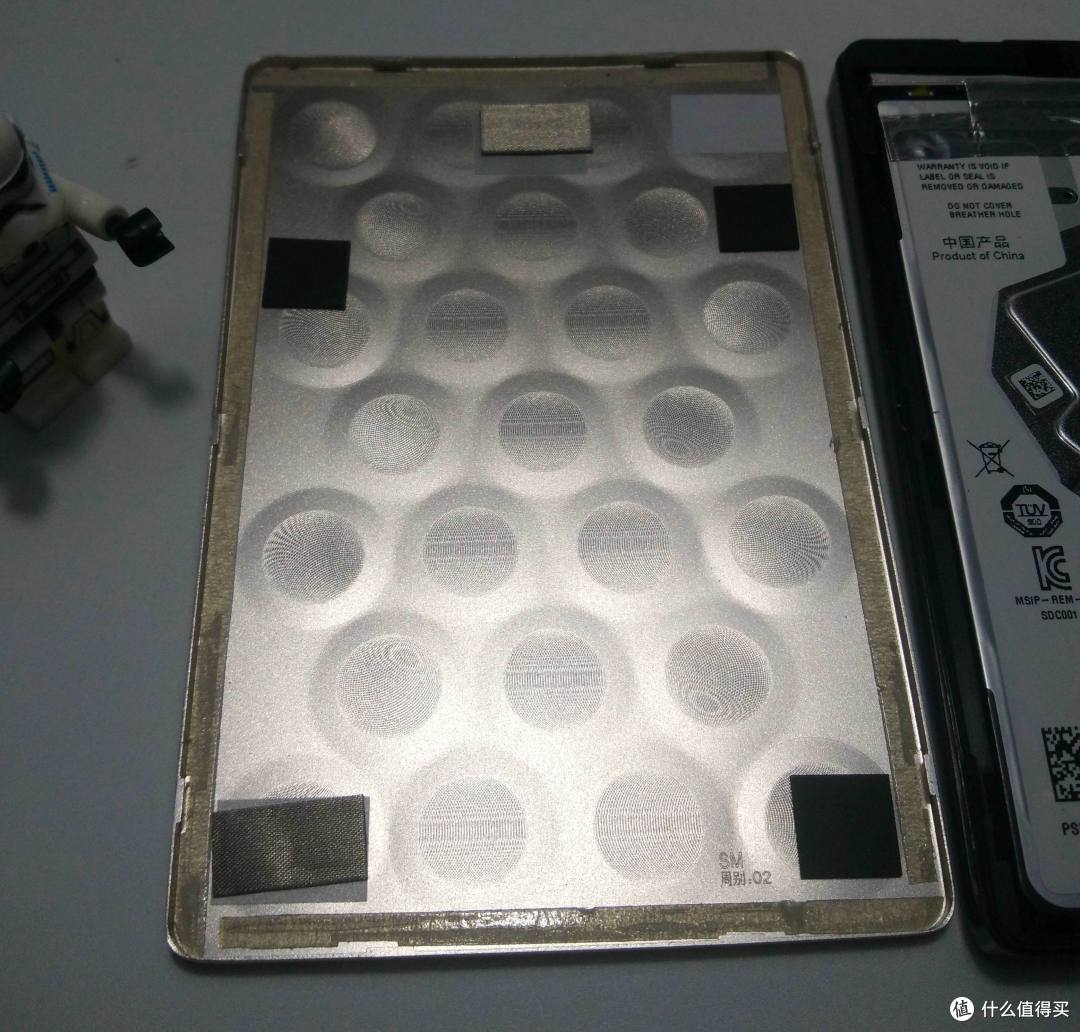 速度颜值轻薄兼顾的---希捷 至轻睿利便携移动硬盘(1TB)