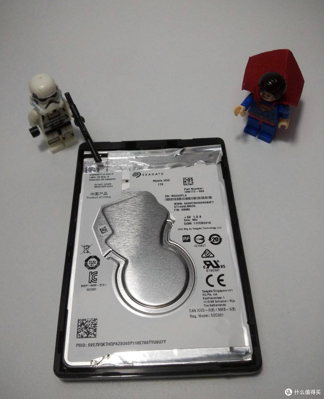 速度颜值轻薄兼顾的---希捷 至轻睿利便携移动硬盘(1TB)