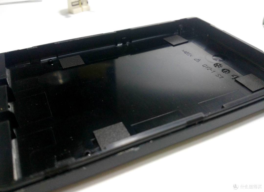 速度颜值轻薄兼顾的---希捷 至轻睿利便携移动硬盘(1TB)