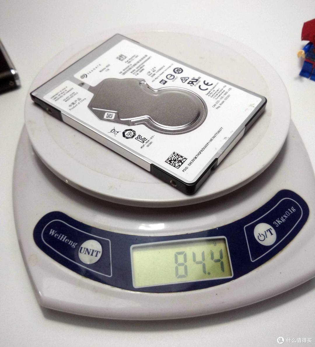 速度颜值轻薄兼顾的---希捷 至轻睿利便携移动硬盘(1TB)