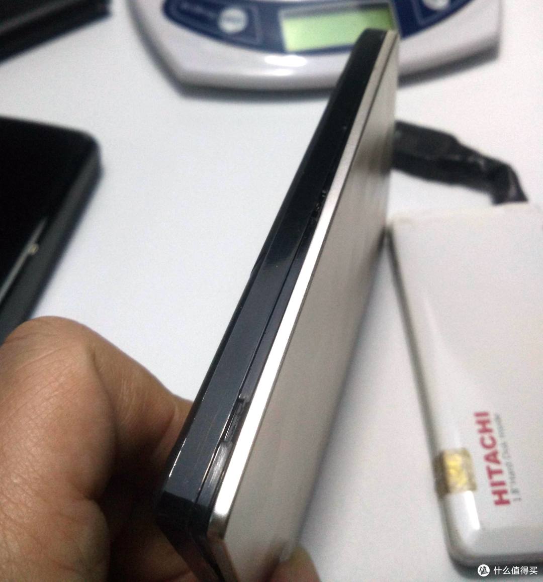 速度颜值轻薄兼顾的---希捷 至轻睿利便携移动硬盘(1TB)