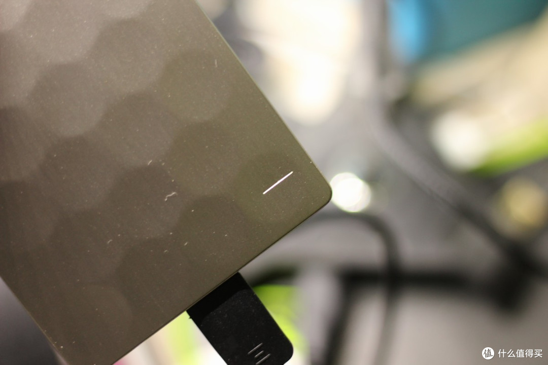 轻且有型、薄亦有质——SEAGATE 希捷 至轻睿利便携式 移动硬盘(1TB) 开箱评测