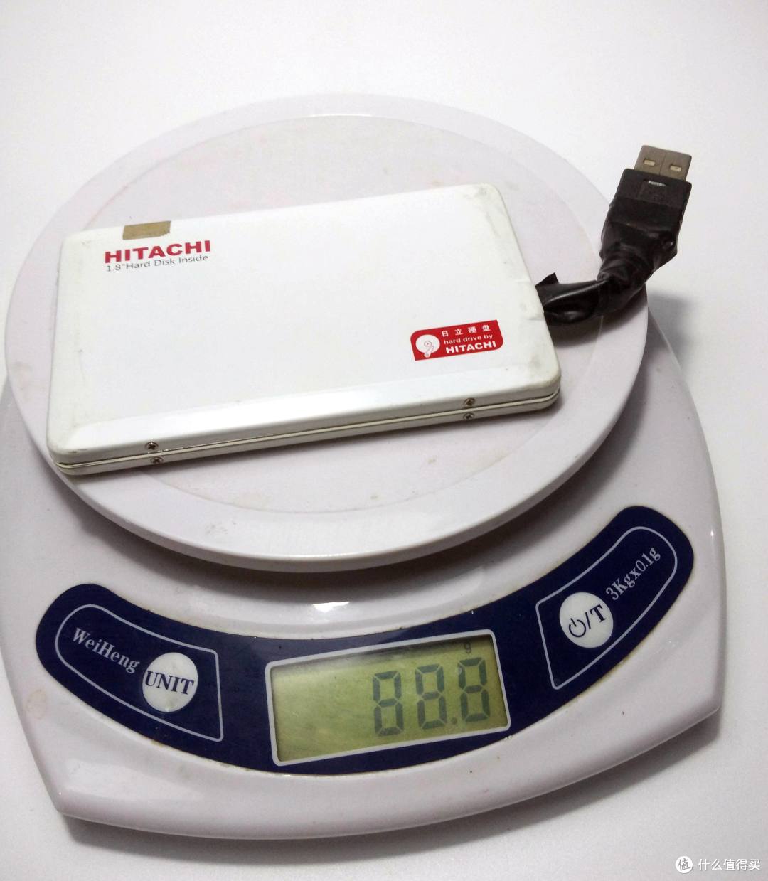 速度颜值轻薄兼顾的---希捷 至轻睿利便携移动硬盘(1TB)