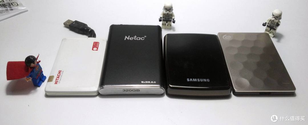 速度颜值轻薄兼顾的---希捷 至轻睿利便携移动硬盘(1TB)