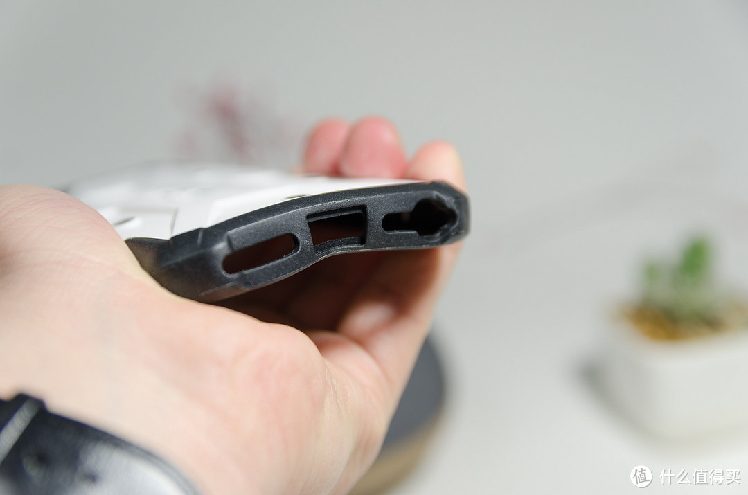Apple 苹果 iPhone7 128G磨砂黑 开箱简评 附耳机缠绕复原+UAG/Benks手机壳对比介绍
