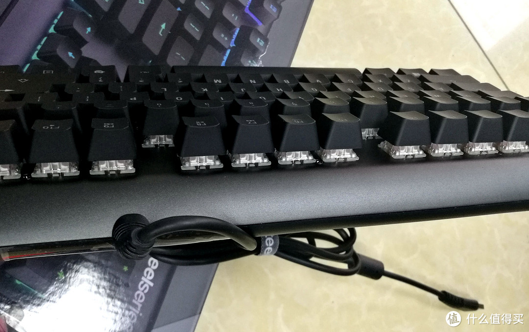 为了灯购入钢厂 — steelseries 赛睿 APEX M650 电竞机械键盘 简评