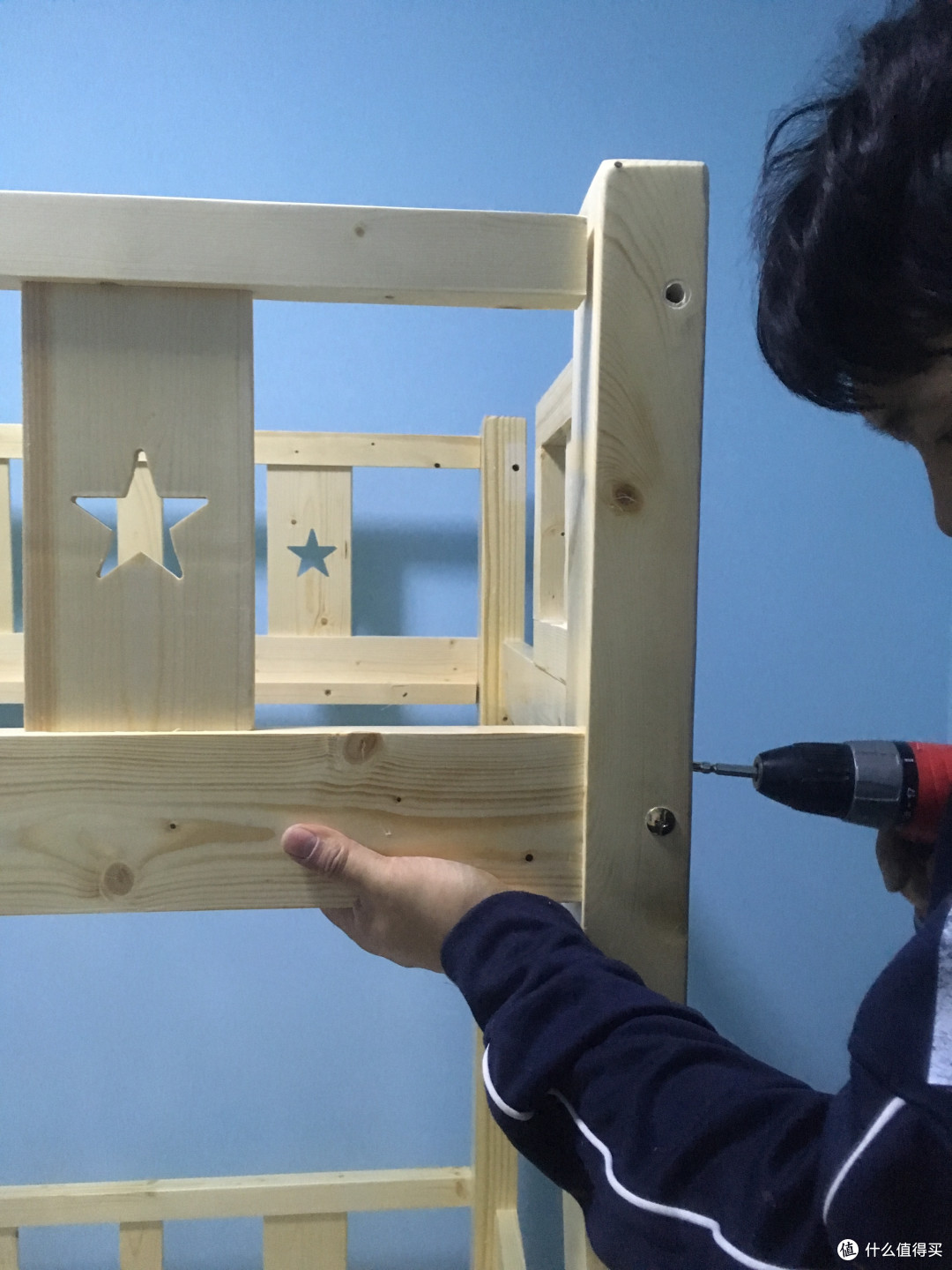 快过年了为了闺女和儿子的笑脸高低床的diy安装过程