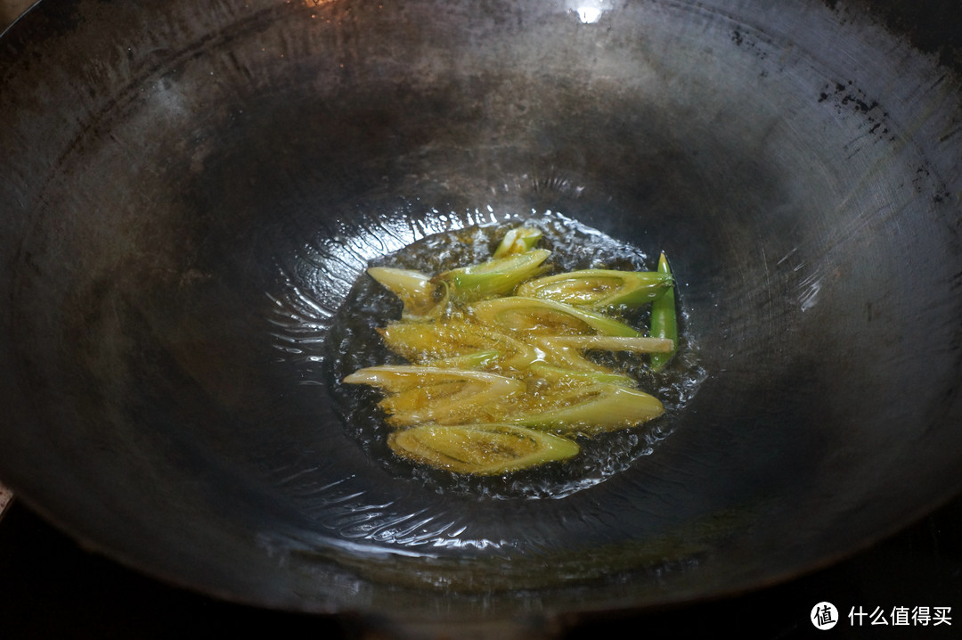 分享三个下酒菜：蚝油牛肉、口味爆辣猪舌&小炒卤五花