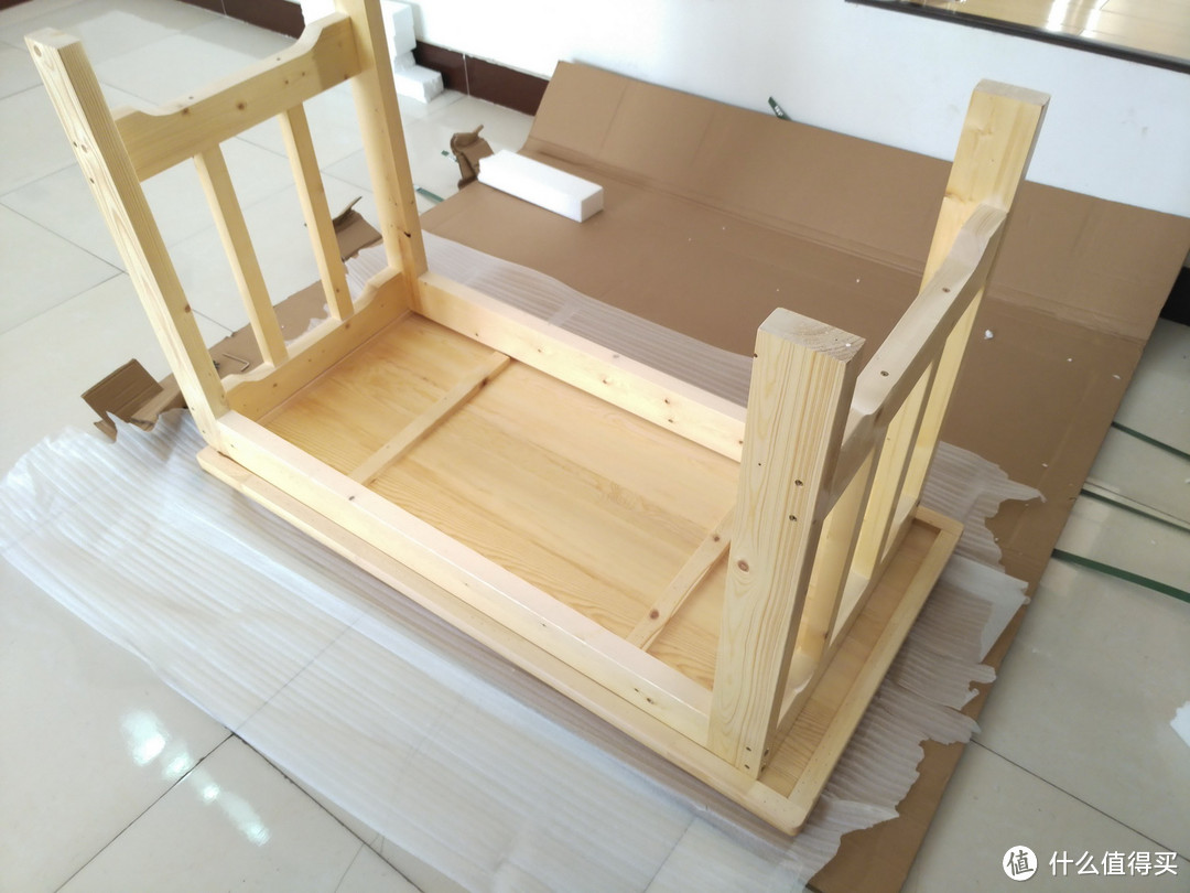 给儿子升级装备 - 实木书桌和铁艺置物架晒单及组装体验