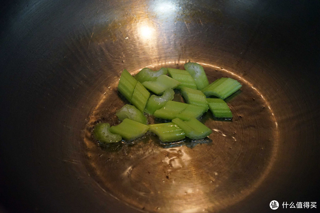 在妈妈面前露一手！教你轻松制作一桌年夜饭