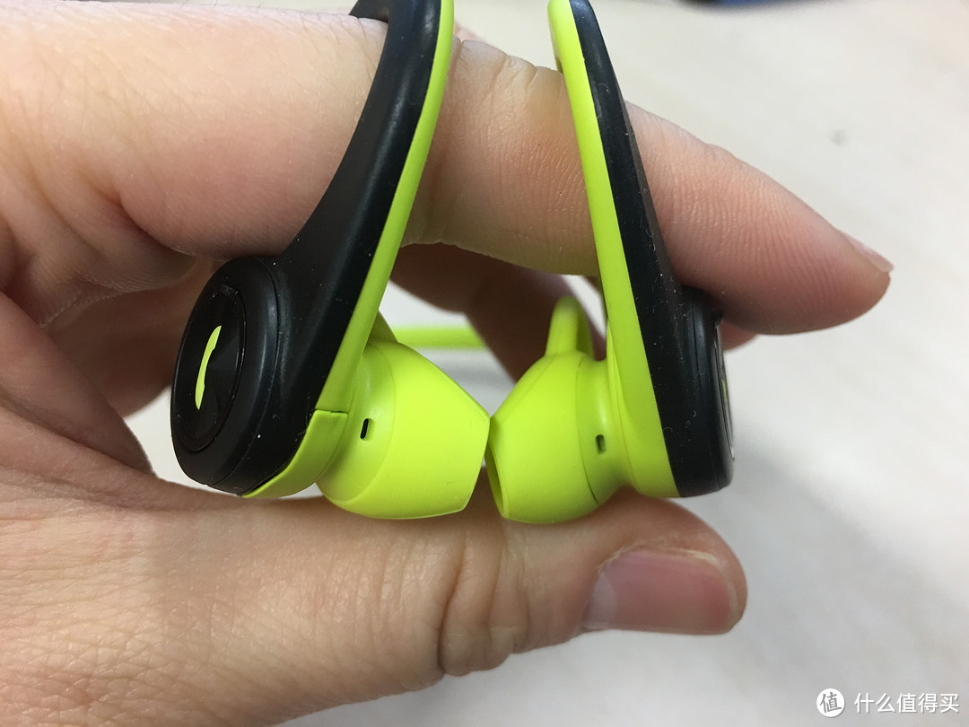 事儿妈耳朵的福音——Plantronics 缤特力 BackBeat FIT运动耳机