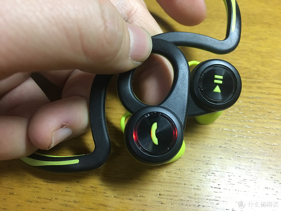 事儿妈耳朵的福音——Plantronics 缤特力 BackBeat FIT运动耳机