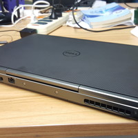 戴尔 M7510 移动工作站 笔记本外观展示(出风口|指示灯|接口|键盘)