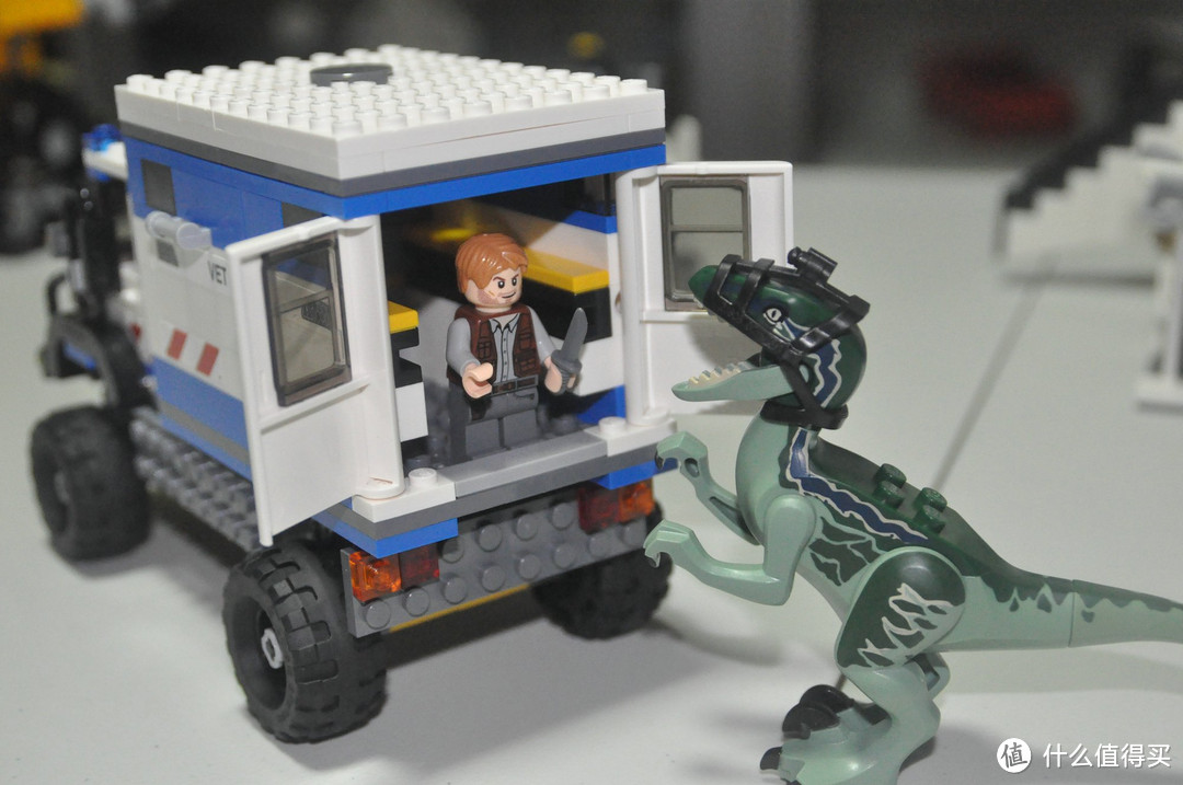 LEGO 乐高 Jurassic World 侏罗纪世界系列 75917 迅猛龙暴走