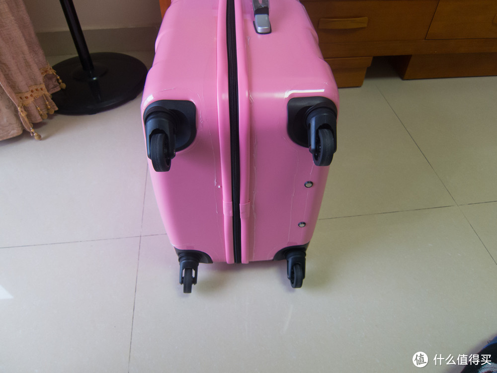 买个 AMERICAN TOURISTER 美旅拉杆箱（24寸）回家过春节