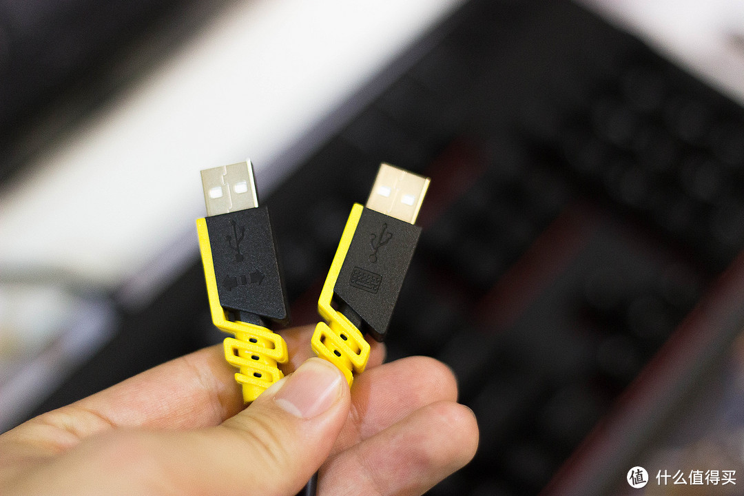 为了一条红线:CORSAIR 美商海盗船 惩戒者 红灯 红轴 简单开箱